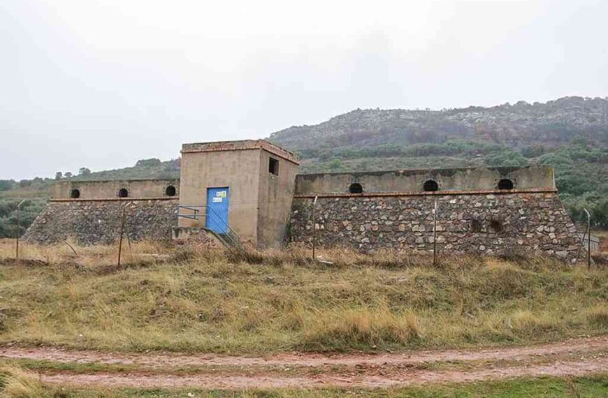 El Ayuntamiento estudia la rehabilitación del antiguo depósito de agua para facilitar el mantenimiento del que está operativo