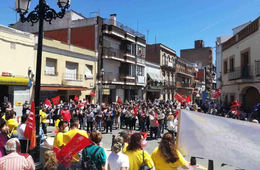 Almadén se vuelca en apoyo de los 15 trabajadores de la Limpieza municipal, que luchan por mantener sus empleos