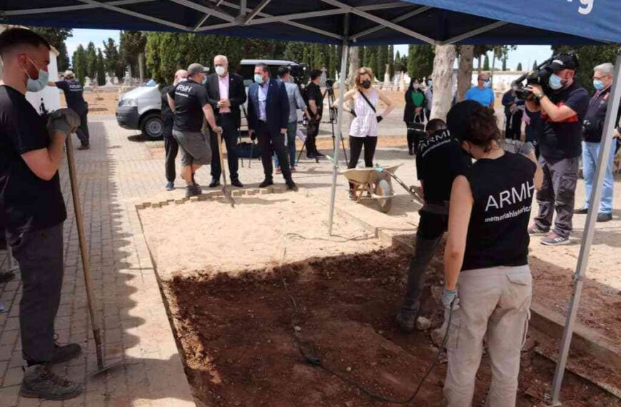 Comienza la exhumación de dos fosas comunes de represaliados del franquismo