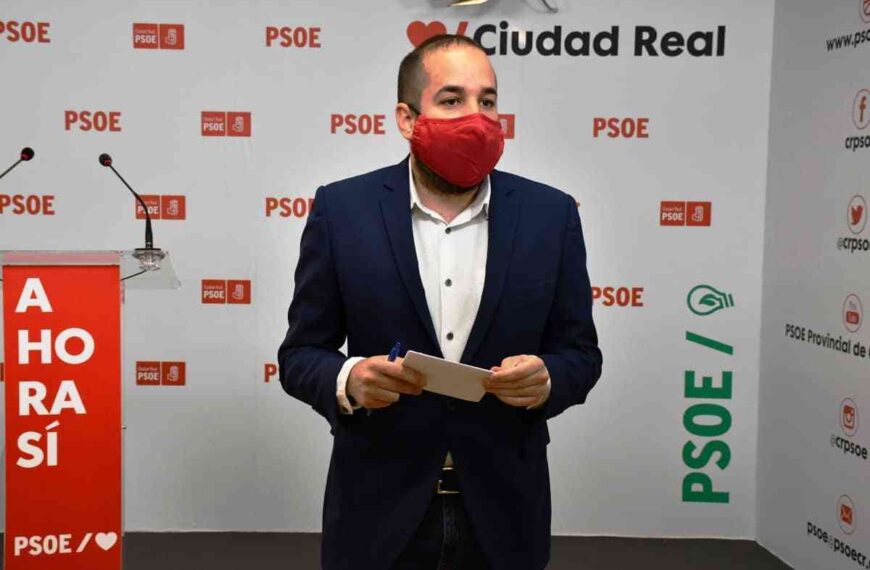 Miguel González da cuenta de la reducción del IRPF para agricultores y ganaderos