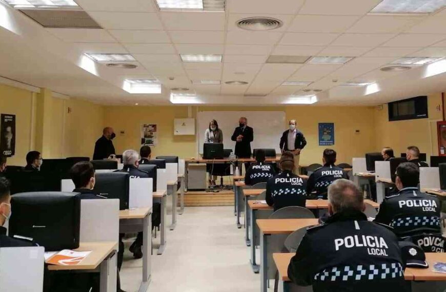 El Gobierno regional forma junto a la Dirección General de Tráfico a 20 policías locales para utilizar radares de velocidad