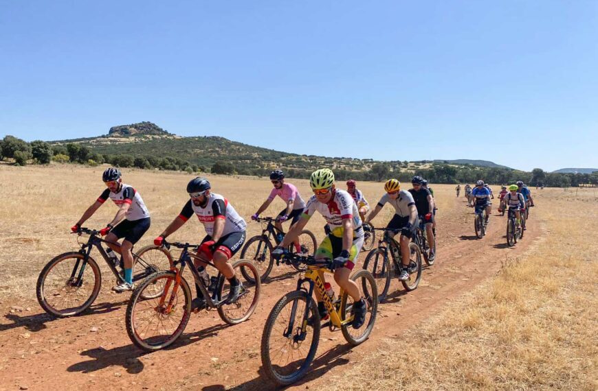 40 ciclistas en la ruta promocional del Geoparque, entre Almodóvar y Villamayor