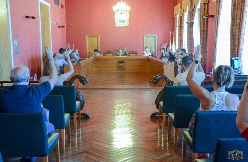 Aprobada modificación de crédito para financiar gastos de adquisición de vehículos de policía en Tomelloso