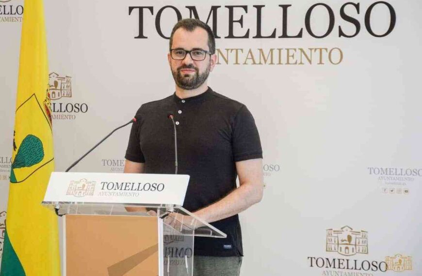 Actuación especial de Martita de Graná en el Certamen de Monólogos de Humor “En Tomelloso todos contamos”