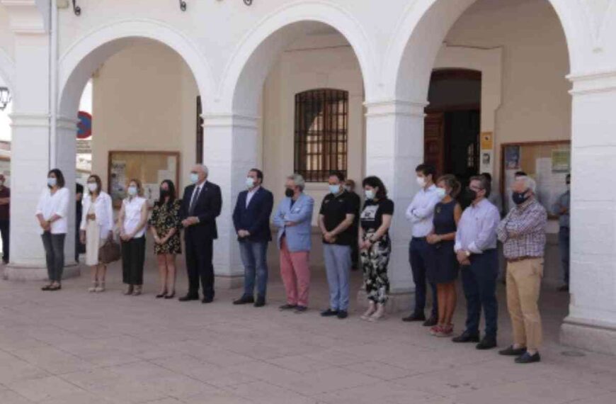 Manzanares condenó la violencia machista en la concentración silenciosa de ayer convocada por FEMP