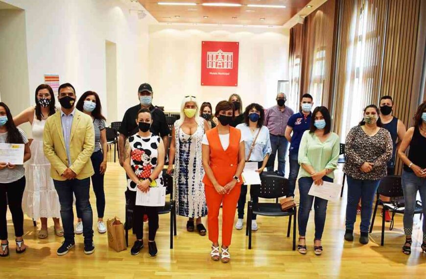 Entregan certificados de profesionalidad de formación especializada en hostelería y soldadura en Puertollano