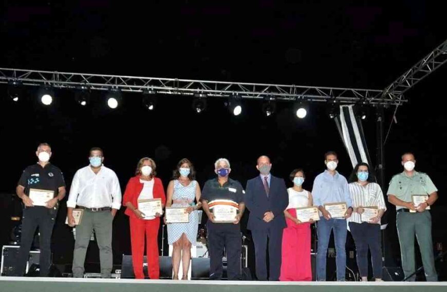 Homenaje de agradecimiento de Villarrubia de los Ojos a todos los colectivos que han luchado contra la Covid19