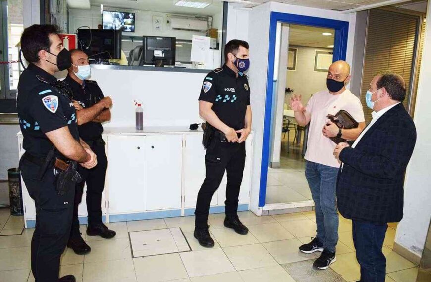 Adolfo Muñiz recorrió las instalaciones de la policía de Puertollano