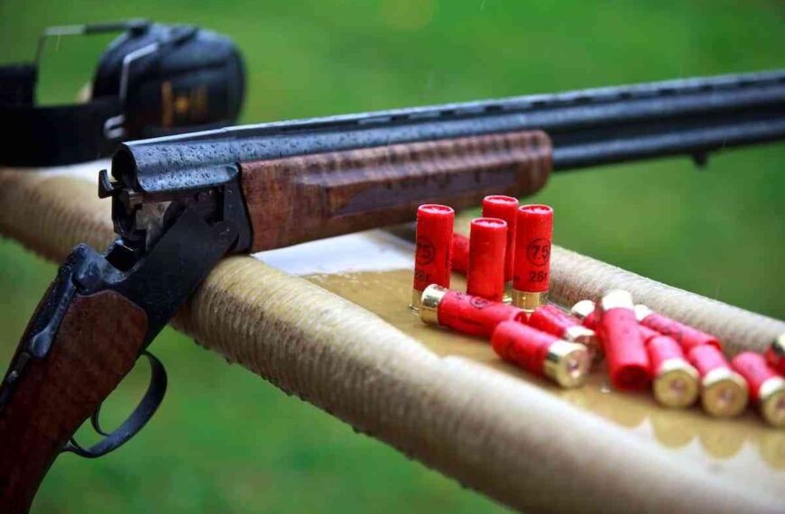 Cazador herido por un disparo accidental en una pierna con su escopeta