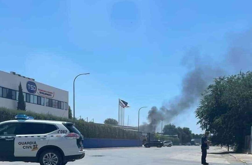 Incendio en una planta de la empresa TSD en Herencia (Ciudad Real)