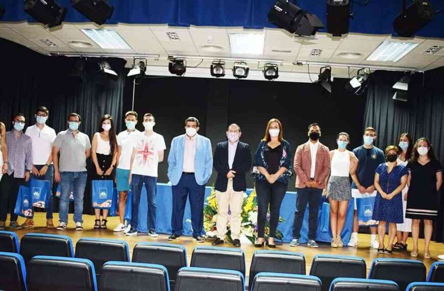 Médicos y enfermeros internos residentes se formarán en medicina familiar y comunitaria en el Hospital Santa Bárbara