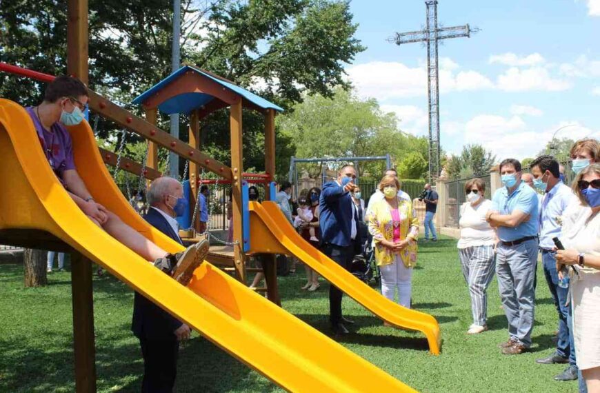 El Gobierno regional subvenciona un parque infantil adaptado en Bolaños de Calatrava
