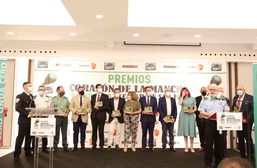 La Unidad de Cuidados Intensivos de Alcázar recibe un Corazón de la Mancha de Onda Cero