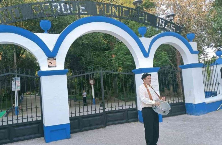 Herencia realizó una visita teatralizada de la inauguración de su Parque Municipal