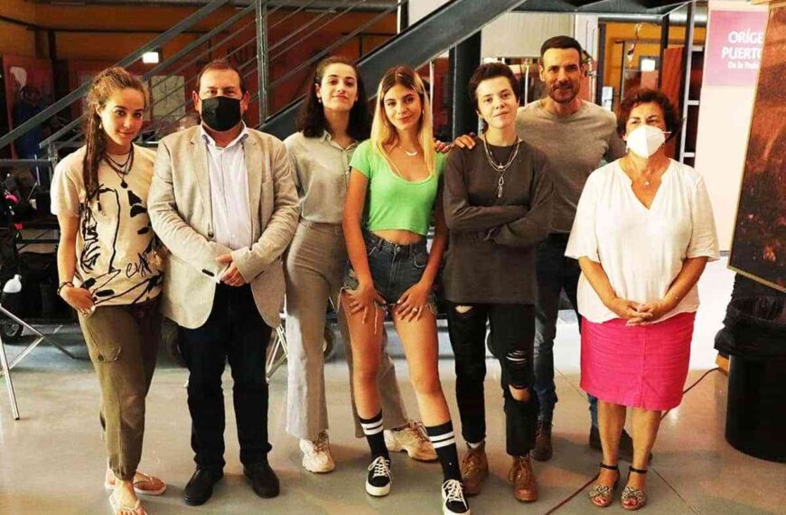 Serie “HIT” que se rueda en el Museo de Minería recibió la visita del alcalde de Puertollano