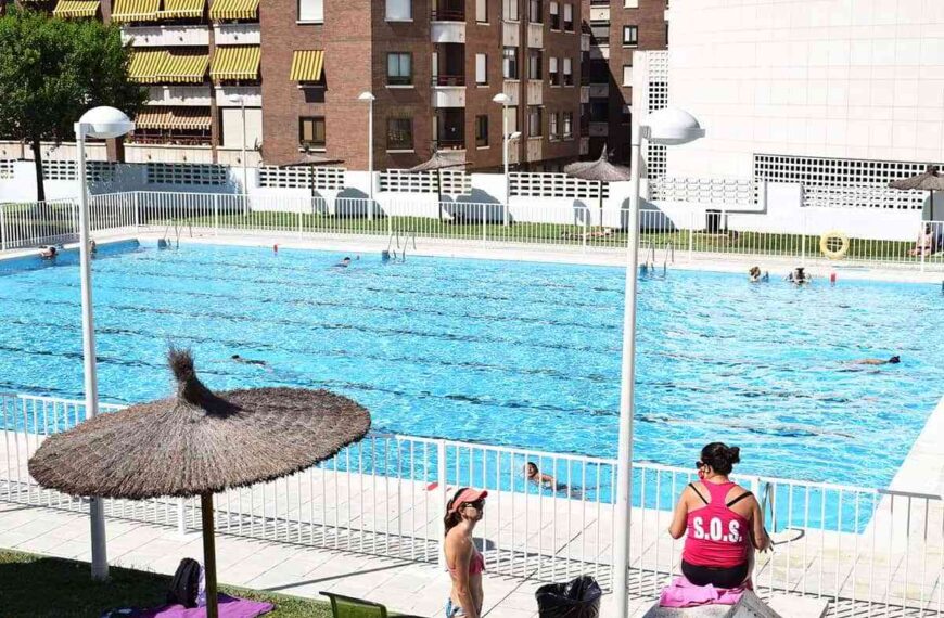 Amplían una hora y media el horario de servicio de la piscina municipal de Puertollano por la ola de calor