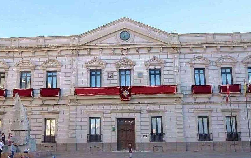 Llamamiento urgente en una popular Discoteca de Alcázar por un brote de Covid-19