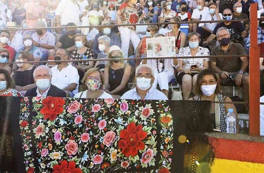Olmedo asiste a los actos de celebración del Centenario de la Plaza de Toros de Pedro Muñoz