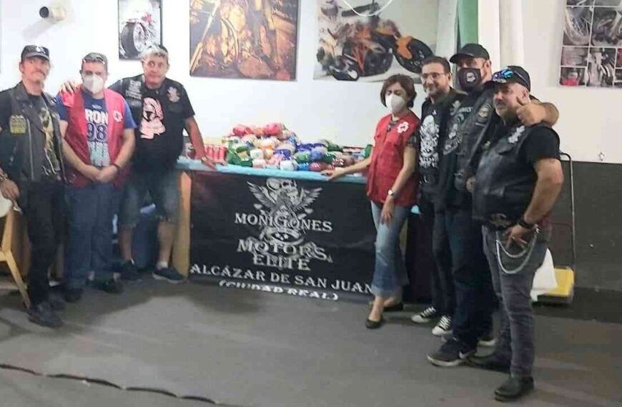 Moñigones Motors Elite dona más de 300 kg de alimentos a Cruz Roja