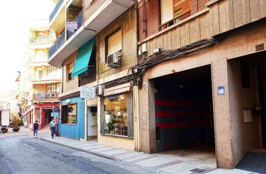 Propietarios de cocheras en la calle Puerto recibirán aparcamiento gratuito durante obras de peatonalización