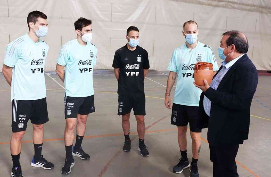 Puertollano da la bienvenida a la Selección argentina de fútbol sala campeona del mundo