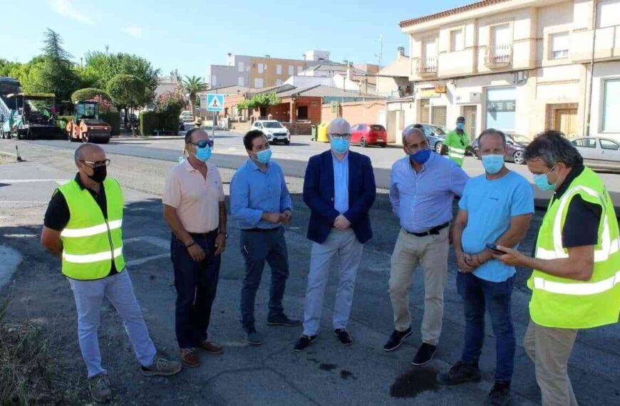 El Gobierno regional empezó los trabajos de mejora del firme de la CM-4174 Travesía de Pozuelo de Calatrava