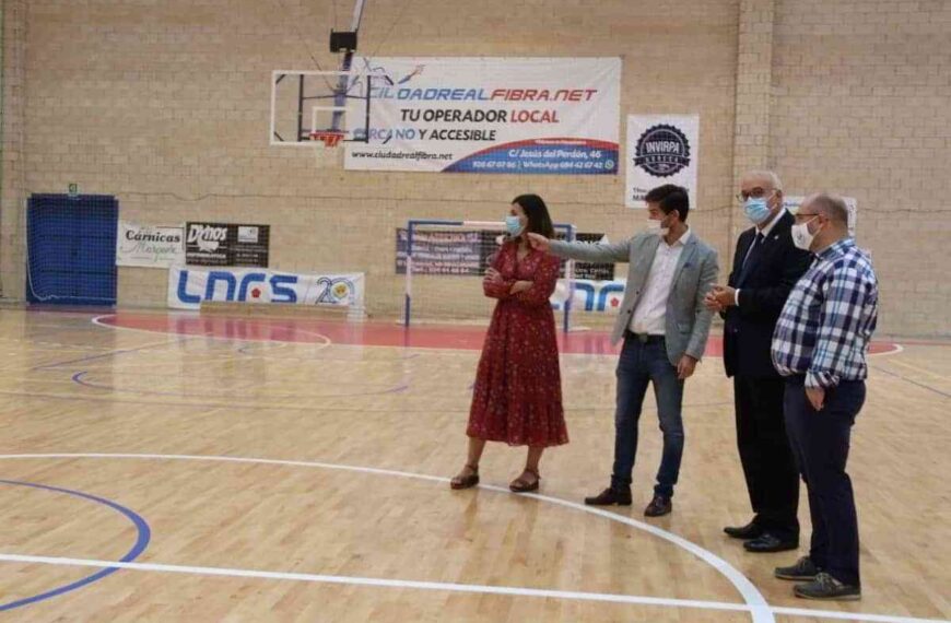 El Pabellón Antonio Caba de Manzanares ya cuenta con la nueva pista