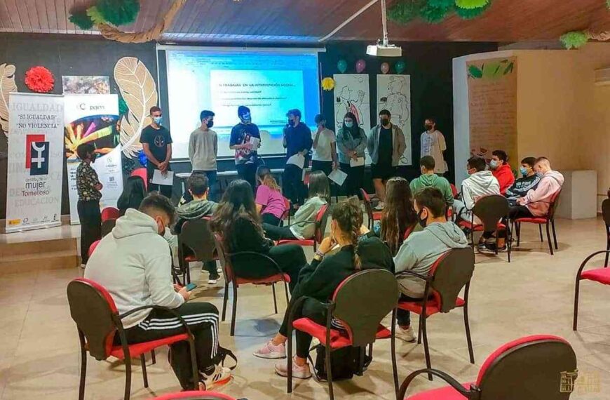 Programa sobre la trata de persona para fines de explotación sexual en el Centro de la Mujer de Tomelloso