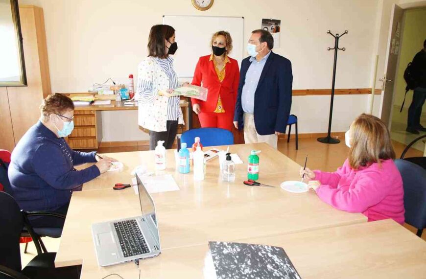 Asociación de Integración Social del Discapacitado de Puertollano (Aisdi) y ayuntamiento suscriben convenio