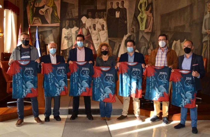 La organización de Quijote Maratón y sus patrocinadores presentan la camiseta oficial más ciudadrealeña de su historia