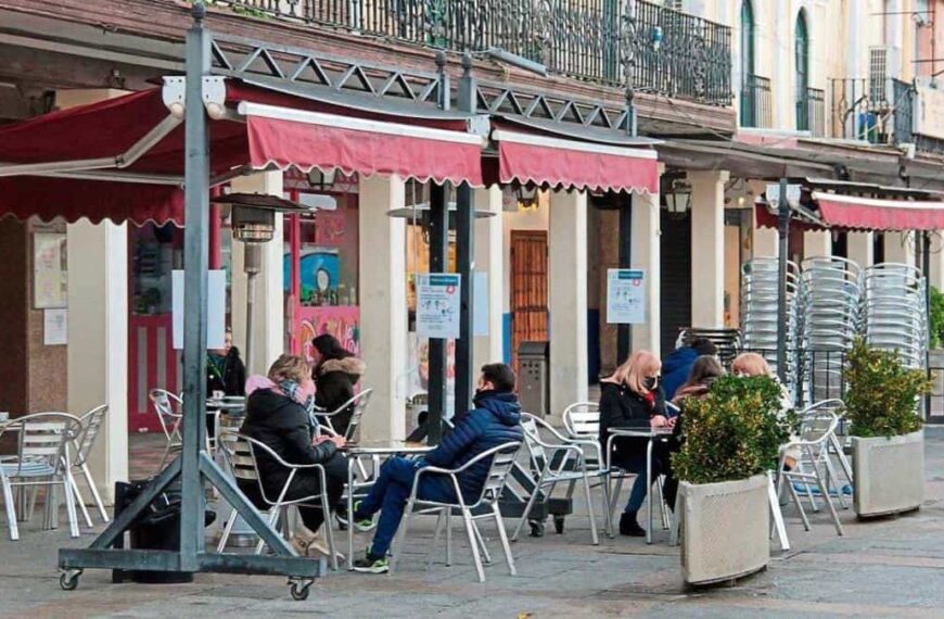 Aprobada la propuesta que realizó la asociación local de hosteleria de ciudad real al ayuntamiento para habilitar la instalación de estufas y mamparas