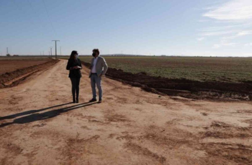 El camino de San Marcos en Manzanares ha recuperado su anchura original de seis metros más las cunetas