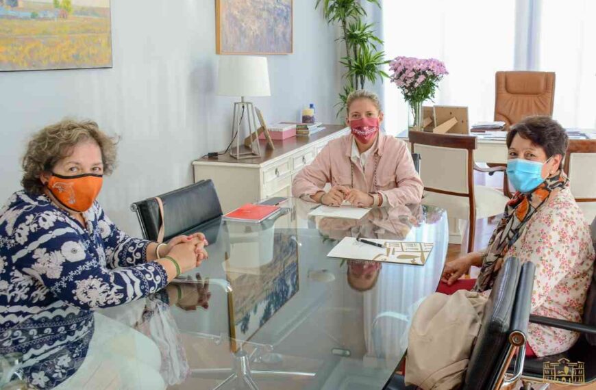 El Ayuntamiento de Tomelloso y el Club Deportivo “Los Delfines” suscriben convenio de colaboración