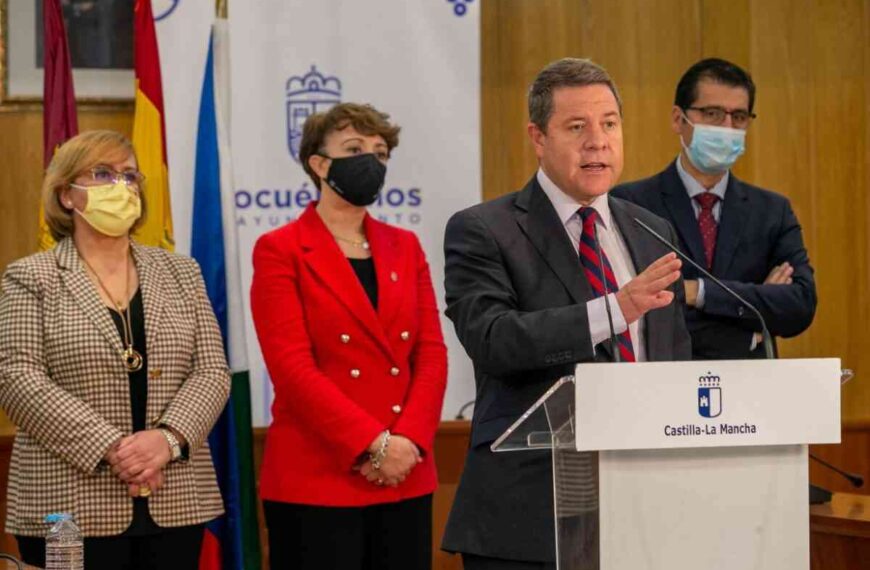 Acuerdo entre el Ayuntamiento de Socuéllamos y el Gobierno regional por actuaciones en materia de infraestructuras, educación y turismo