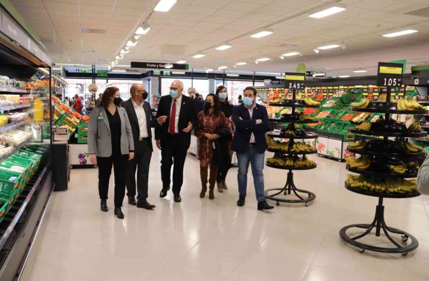 Mercadona ha abierto su nuevo modelo de tienda eficiente en Manzanares en la Carretera de La Solana