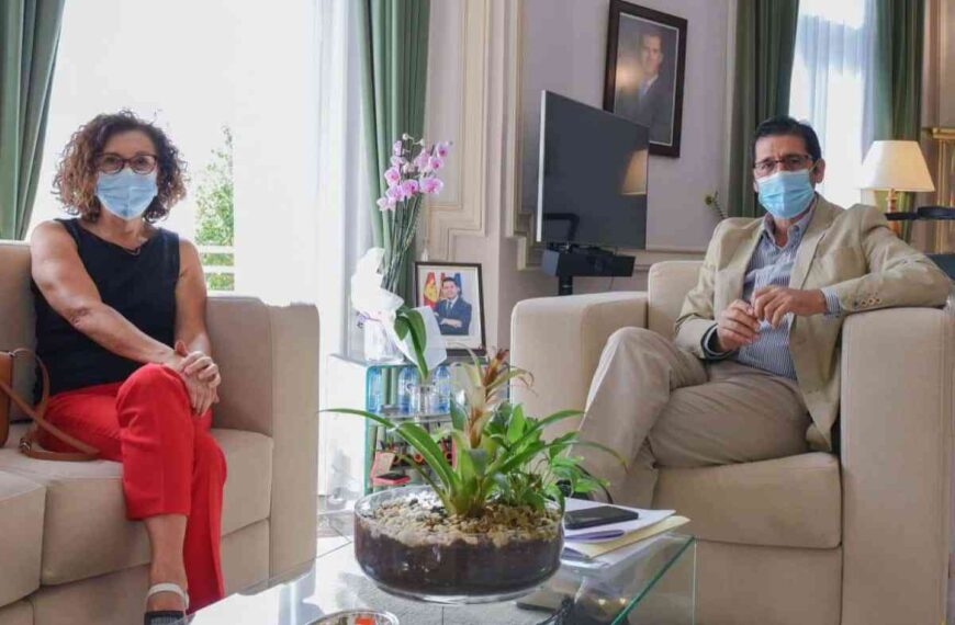 Alcaldesa de Miguelturra explicó sobre un plan de accesibilidad para facilitar el paso frente a la casa consitorial