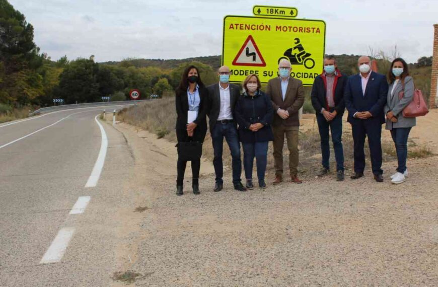 El Gobierno regional mejora la seguridad vial en la CM-3115 con la renovación de más de 700 elementos de señalética vertical