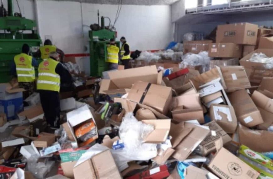 Taller de Reciclaje e Inserción Sociolaboral de Cáritas en Manzanares recoge más de 250.000 kilos de papel, cartón y plástico anuales