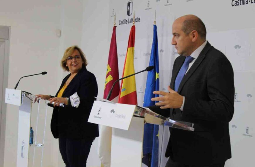 Empieza la campaña de vacunación contra gripe con administración simultánea de la dosis de refuerzo COVID-19 en mayores de 65 años