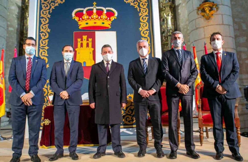 Acto de aniversario de la Constitución Española y del aniversario del Estatuto de Autonomía contó con la presencia de JM Caballero