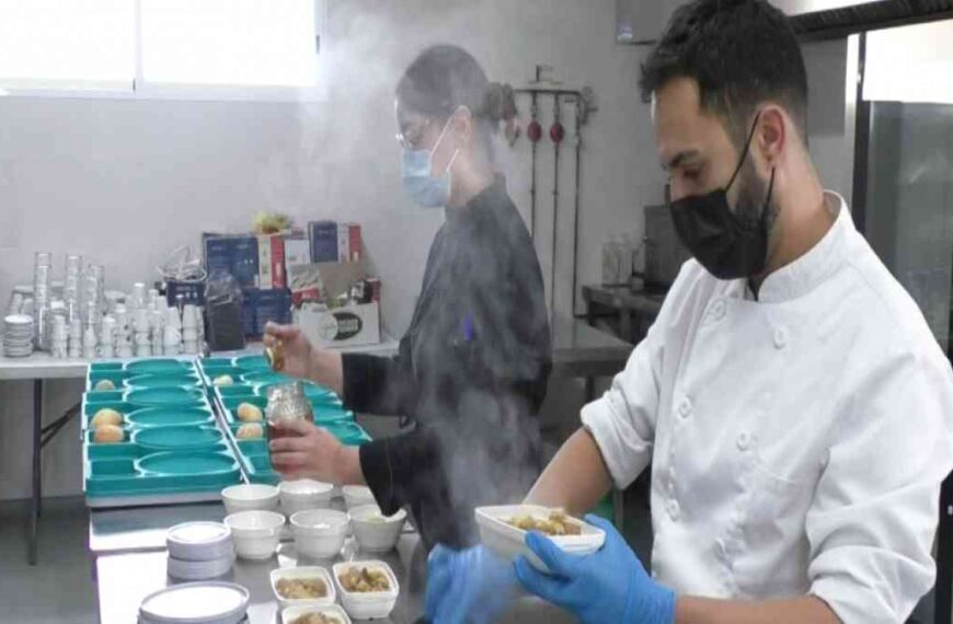 Iniciativa “comida para mayores” es todo un éxito en Puebla del Príncipe donde sirve la comida un restaurante con estrella Michelín