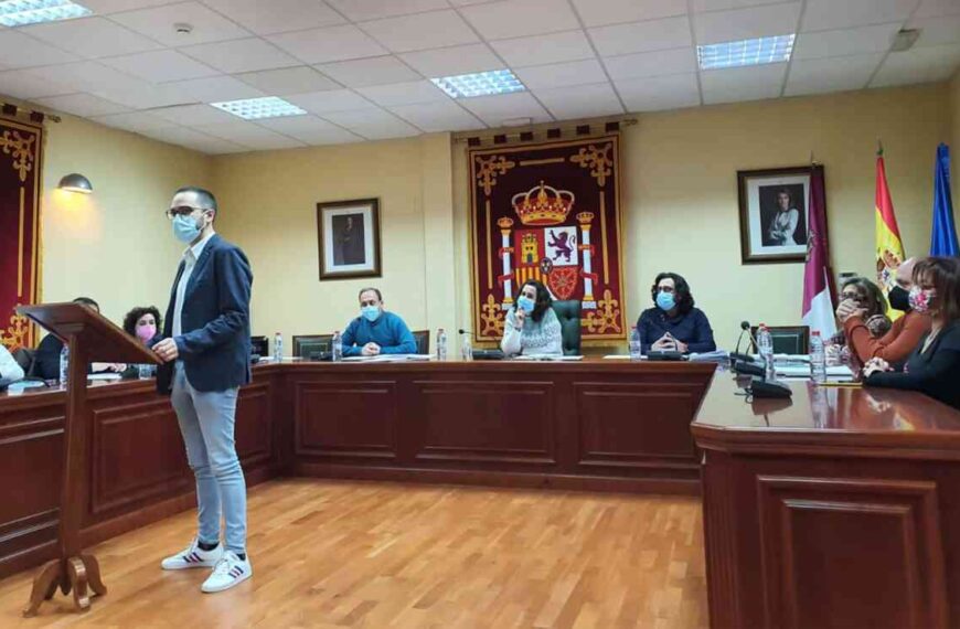 José Ángel Ruiz García, asume como concejal del PSOE por el Ayuntamiento de Calzada de Calatrava con 25 años