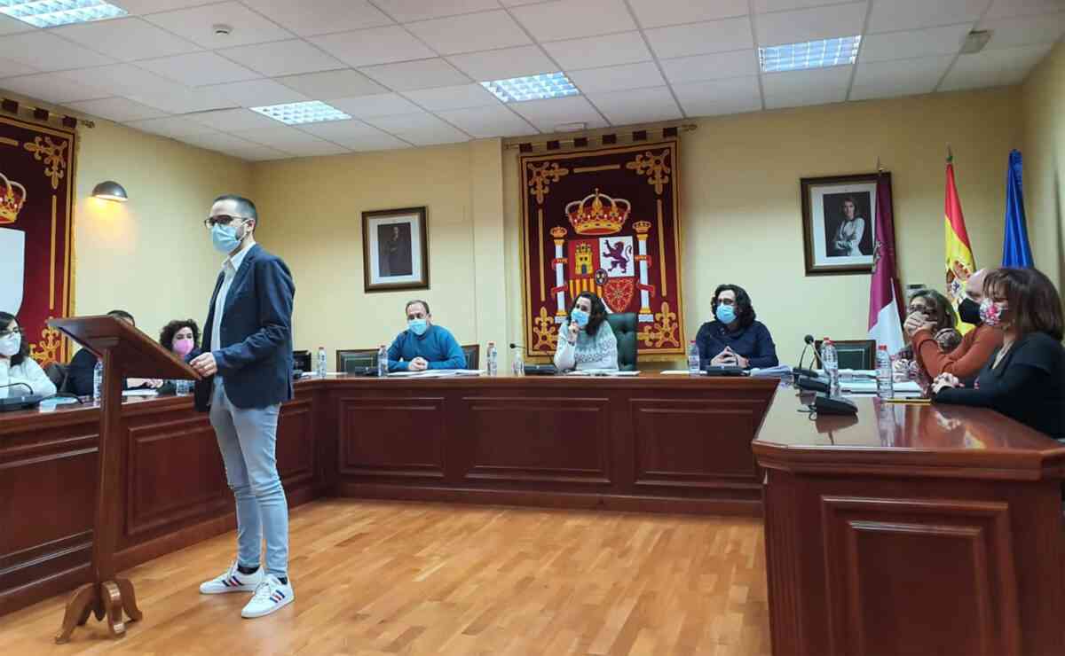 José Ángel Ruiz García, asume como concejal del PSOE por el Ayuntamiento de Calzada de Calatrava con 25 años