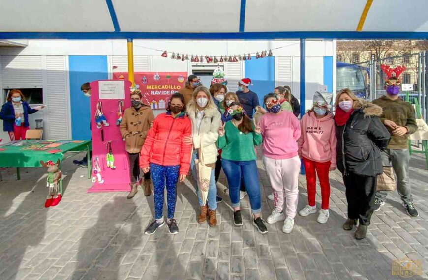 El colegio de educación especial Ponce de Léon de Tomelloso celebra nuevamente su mercadillo navideño