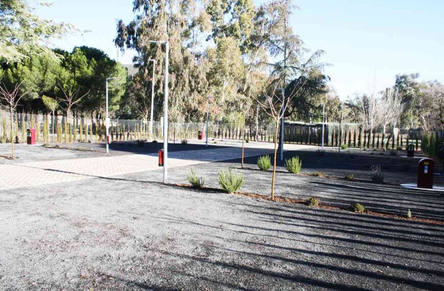 Con trece plazas y una inversión de 160.000 euros, el área de la Dehesa Boyal se suma a la red de autocaravanas provincial