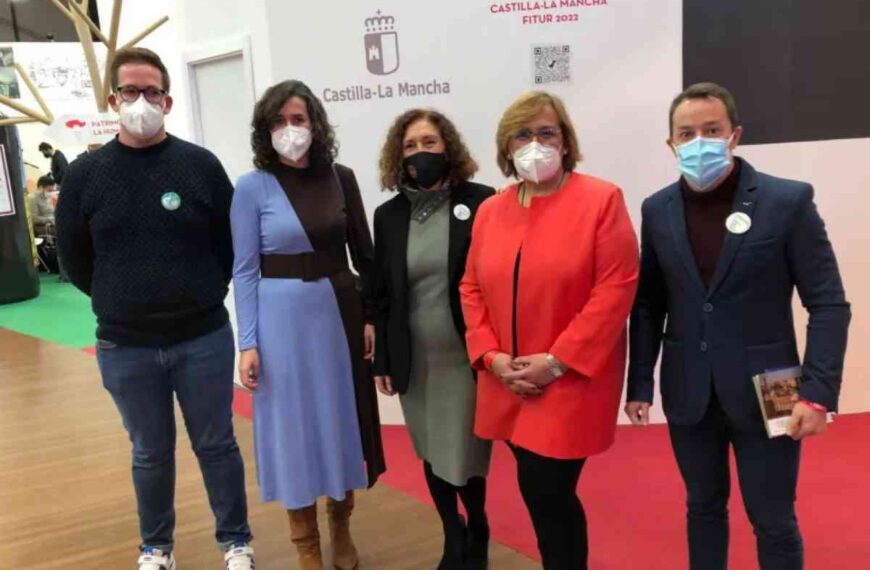 Dan a conocer la localidad miguelturreña y sus atractivos como el carnaval en FITUR 2022