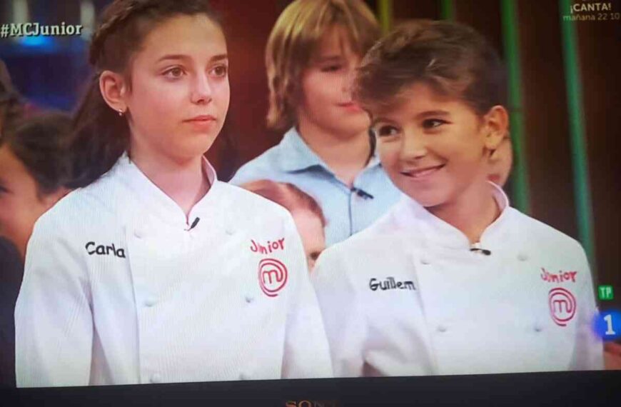 Carrizosa felicitó a Carla González Pozo, duelista final de MasterChef junio 9, que obtuvo el 2do puesto con una gran actuación