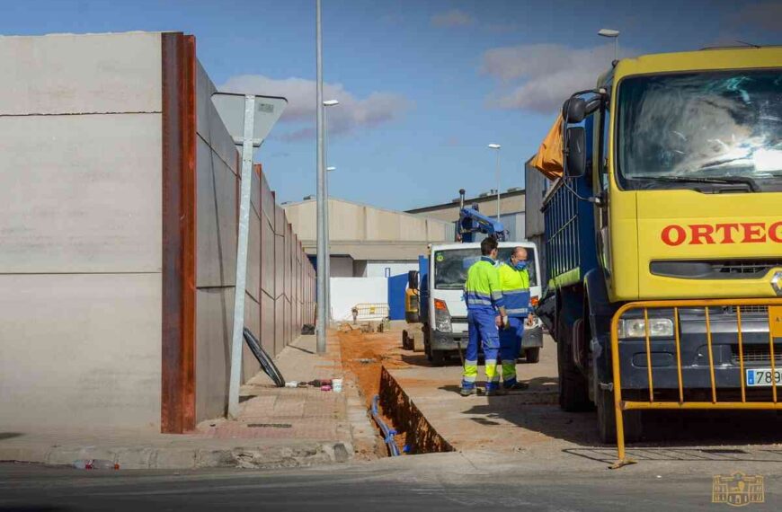 Las obras de renovación de redes de agua en las calles Pérez Galdós y la Paz de Tomelloso han dado inicio