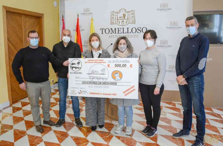 La San Silvestre tomellosera recaudó 500 € para la Asociación de Familias de Niños con Cáncer de CLM