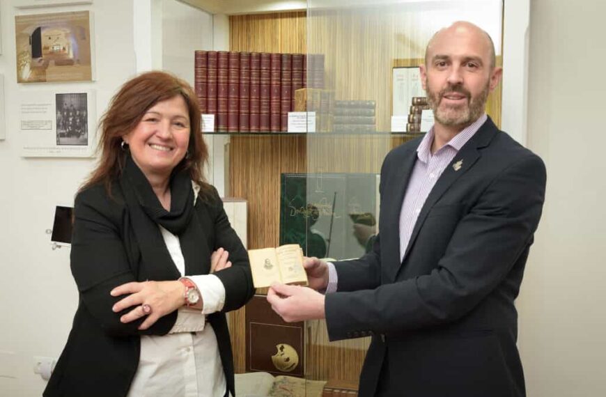 Argamasilla de Alba recibe la donación de un Quijote fechado en 1902